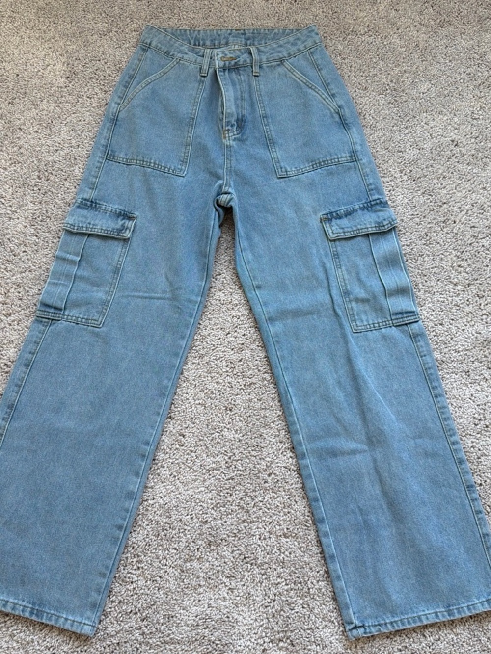 SHEIN Light Blue Women's Relaxed Cargo Jeans